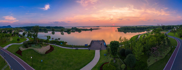 為了建設(shè)美麗中國(guó)--以習(xí)近平同志為核心的黨中央關(guān)心推動(dòng)中央生態(tài)環(huán)境保護(hù)督察紀(jì)實(shí)